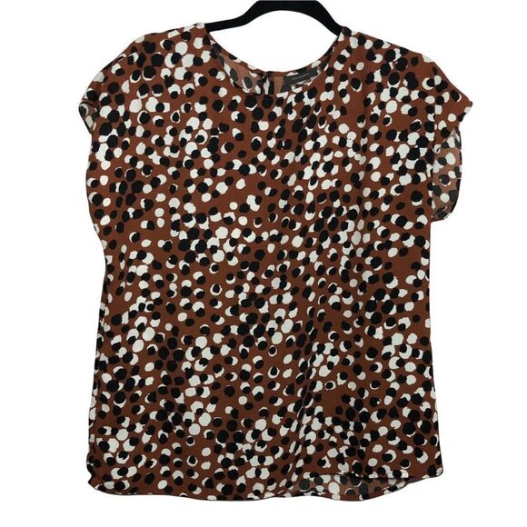 Halogen Sleeveless Top Black and White on Brown. - Picture 2 of 12